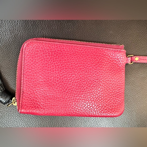 Fossil Pebbled Leather Wristlet Wallet Red W/ Black Tassel Zipper Pull - Picture 2 of 11